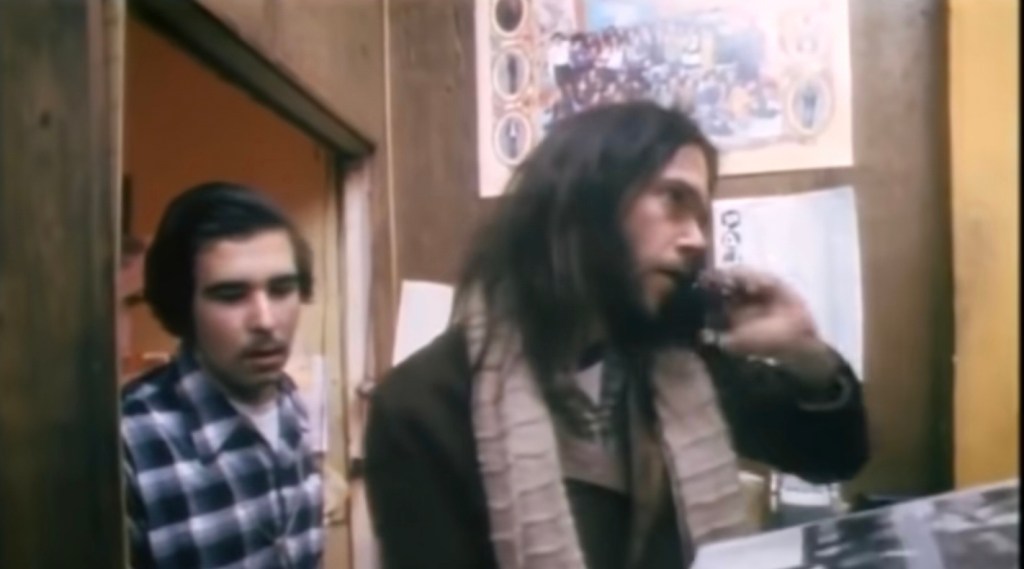 WATCH NEIL YOUNG STEAL BOOTLEGS FROM A RECORD SHOP IN&nbsp;’72