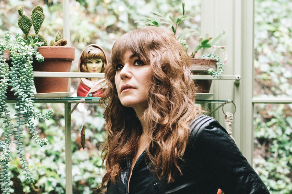 COSMIC COUNTRY POP FROM JENNY&nbsp;LEWIS