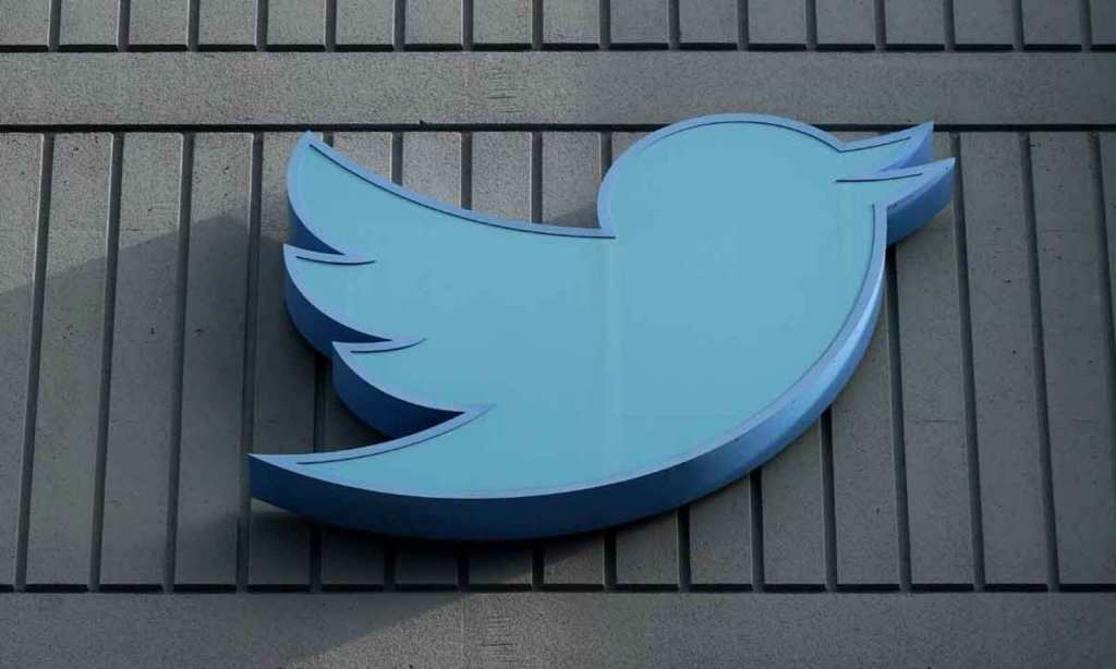 TWITTER FACES LAWSUIT: PROBABLY BAD NEWS BUT ALSO&nbsp;FUNNY