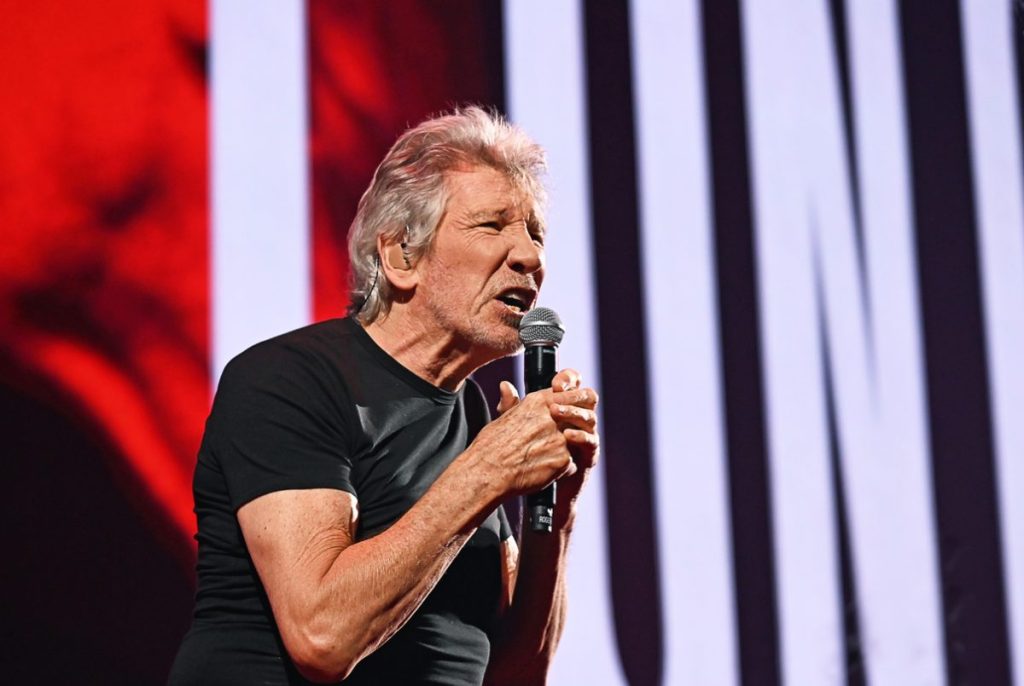 ROGER WATERS TALKS ABOUT A&nbsp;DUCK