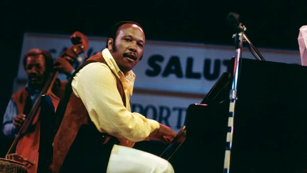 REST EASY, LES&nbsp;MCCANN