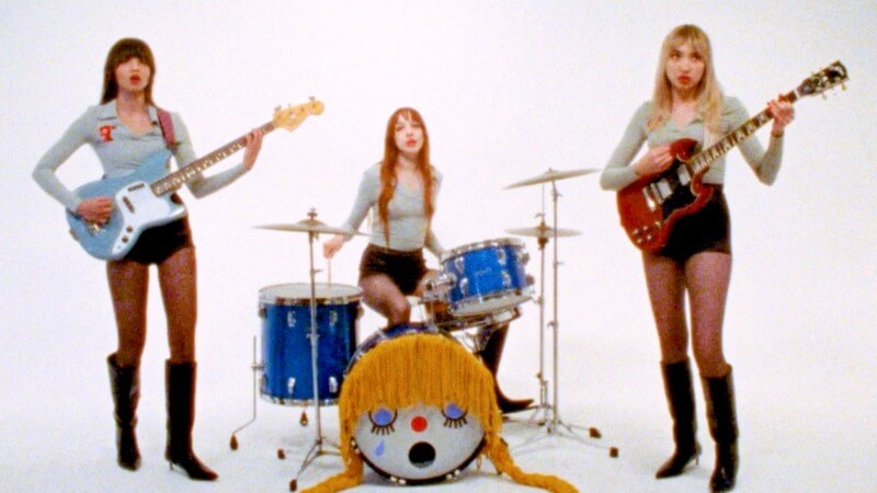 10 SONGS WITH&nbsp;TCHOTCHKE