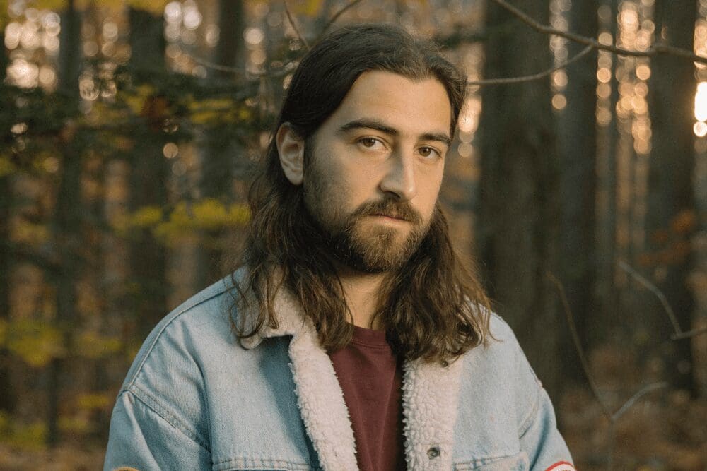 REVIEW / NOAH KAHAN / THE GREAT&nbsp;DIVIDE